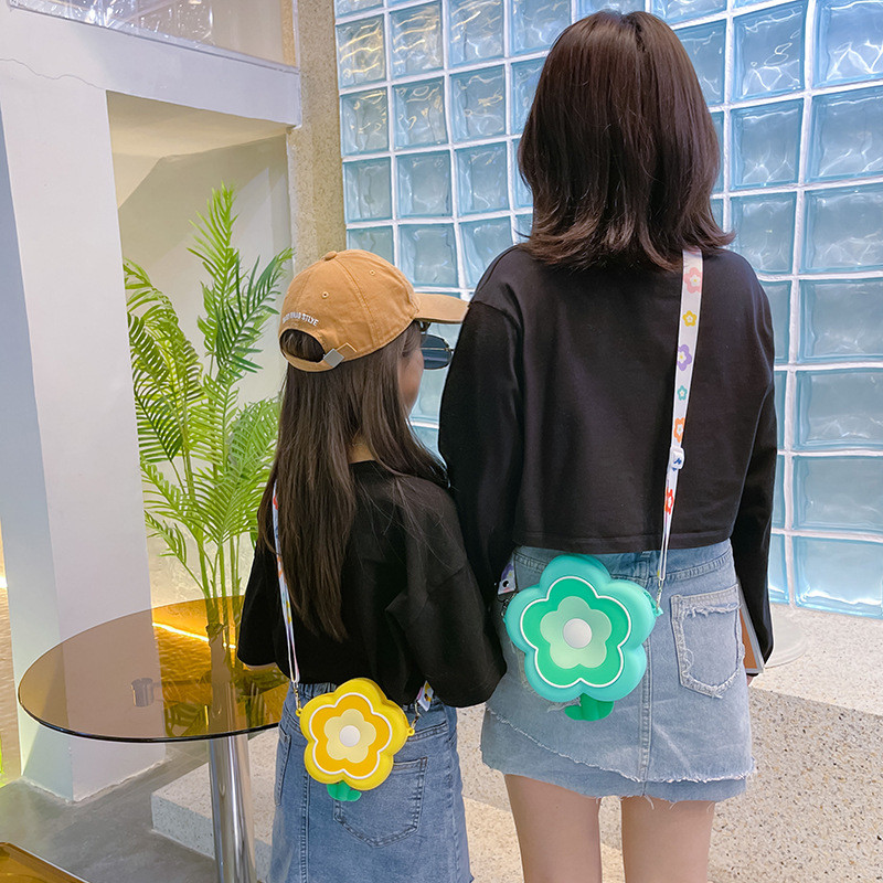 Flower Silicone Round Pencil Case Makeup Bag School Supplies Crossbody Purse Bag Handbag Shoulder Bag Christmas Gifts