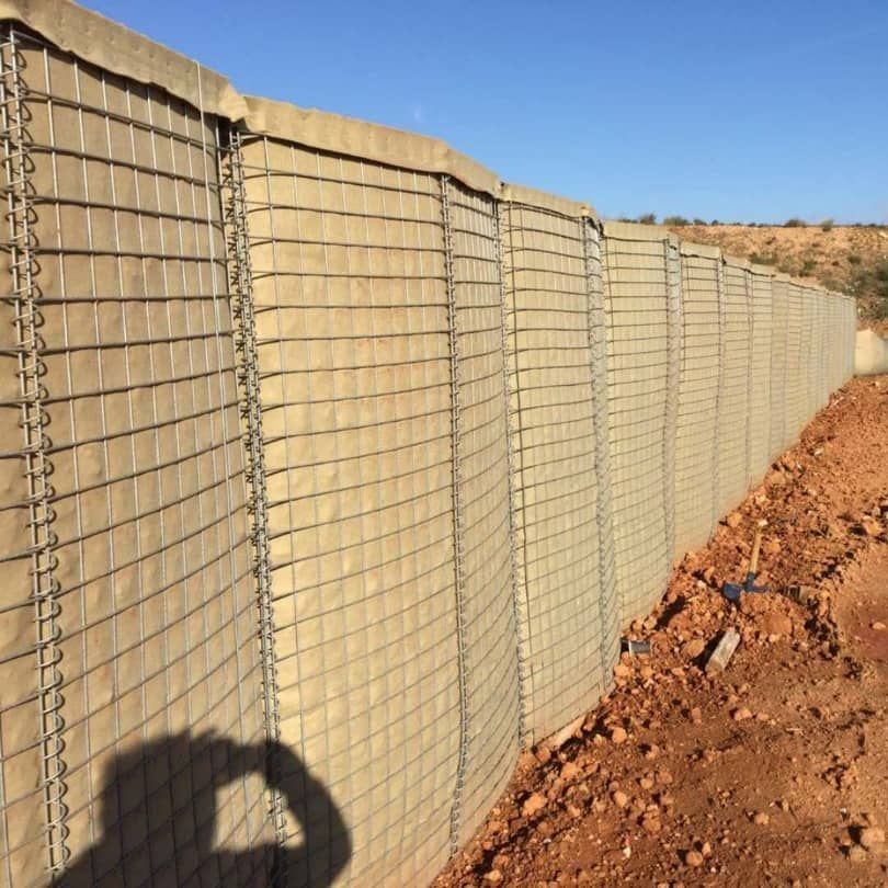 Factory Supply Green Defensive Barrier Wholesale Welding Wire Mesh Sand Barrier Wall Bastion