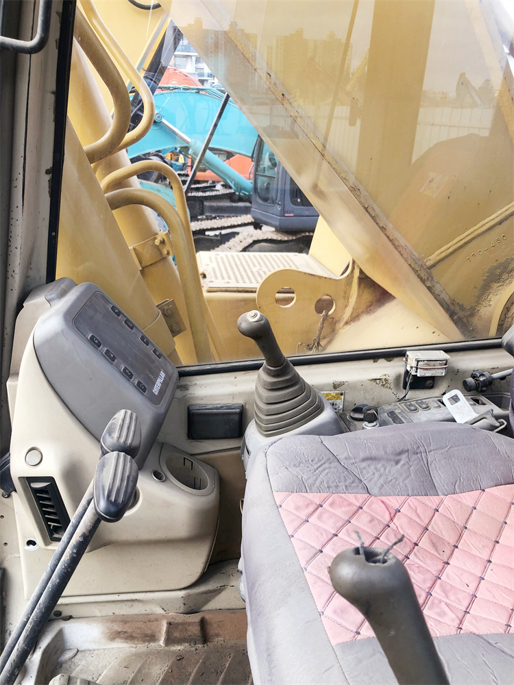 Used Caterpillar 330BL Excavator for Construction 30 Ton Made in Japan Good Condition