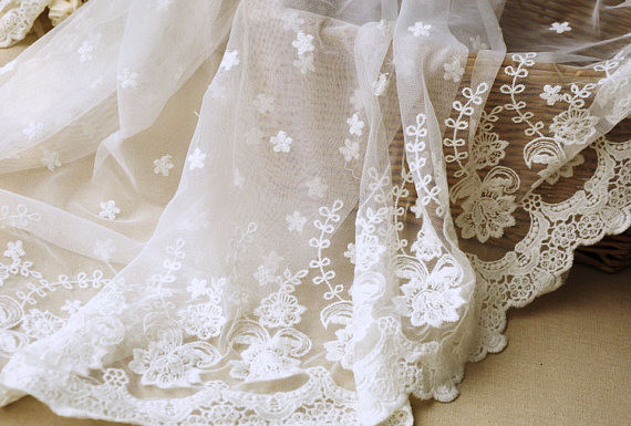 Vintage Symmetrical Floral Nylon Lace Fabric For Wedding Dress With Scalloped Edge