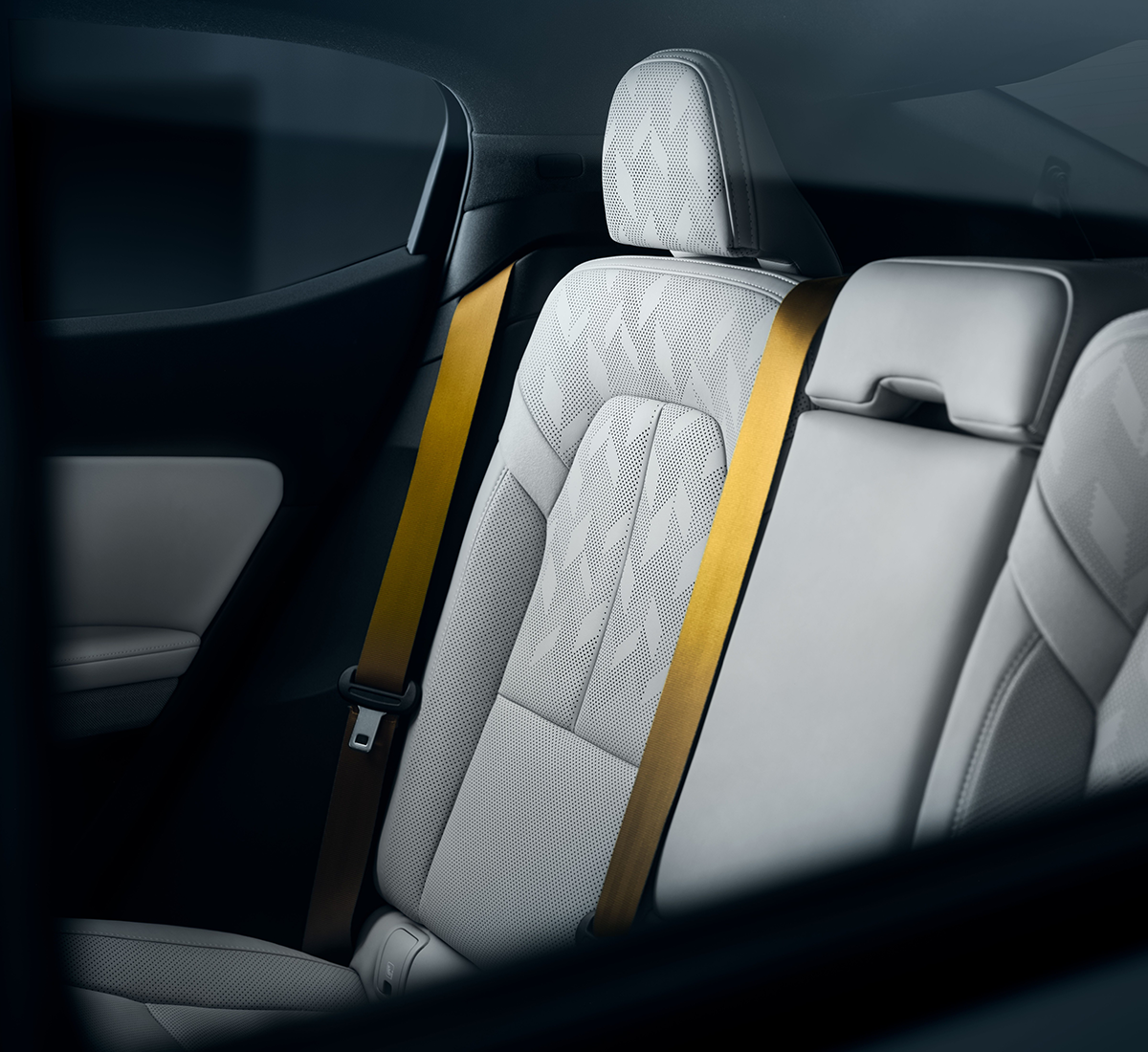 2023 Polestar 2 's Latest 4 Wheel Electric Vehicle with 250 Max Speed and 2735mm Wheelbase