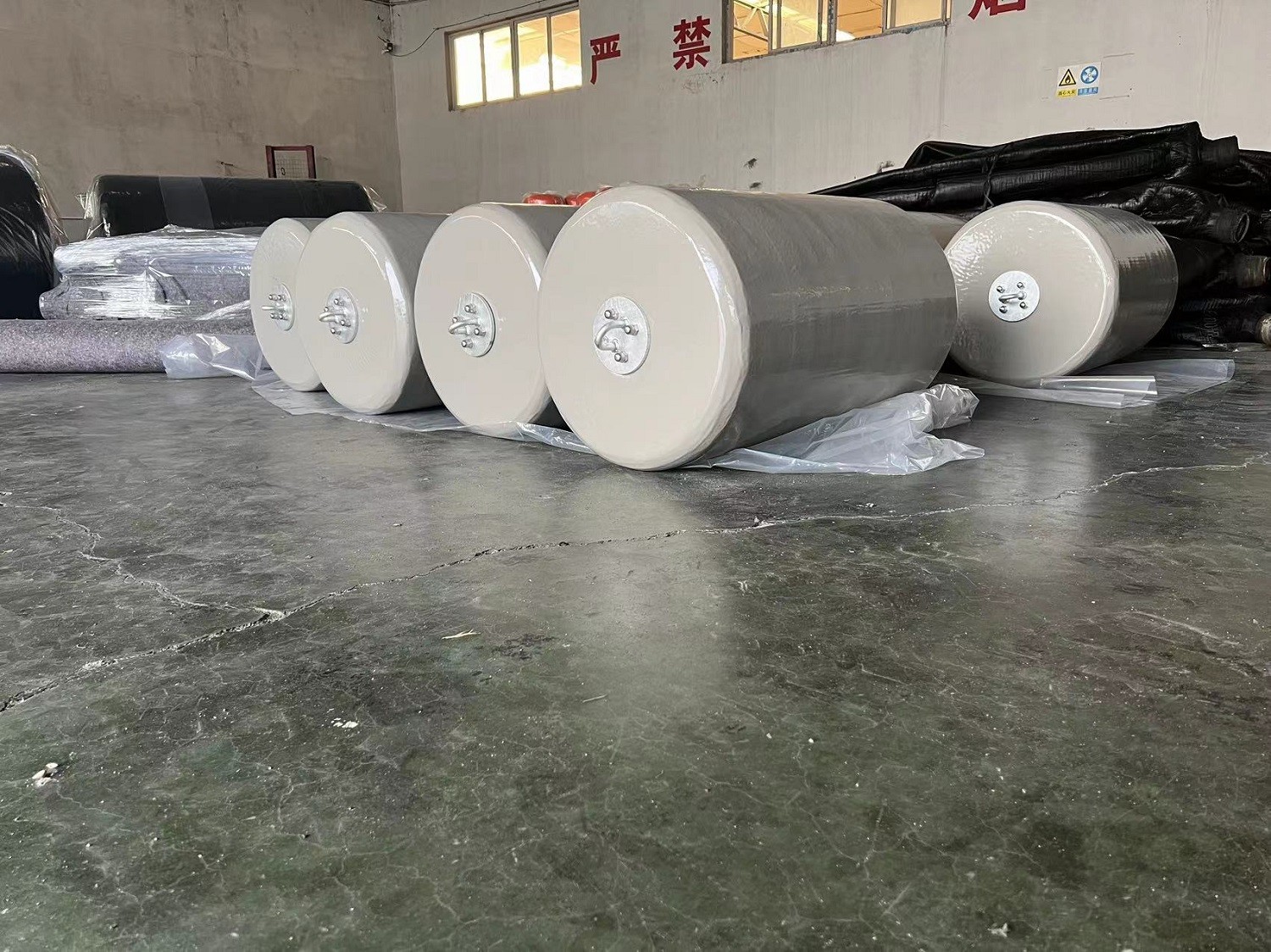 Impact ISO17357 Standard Polyurethane Foam Filled Fenders For Ship Dock Protection