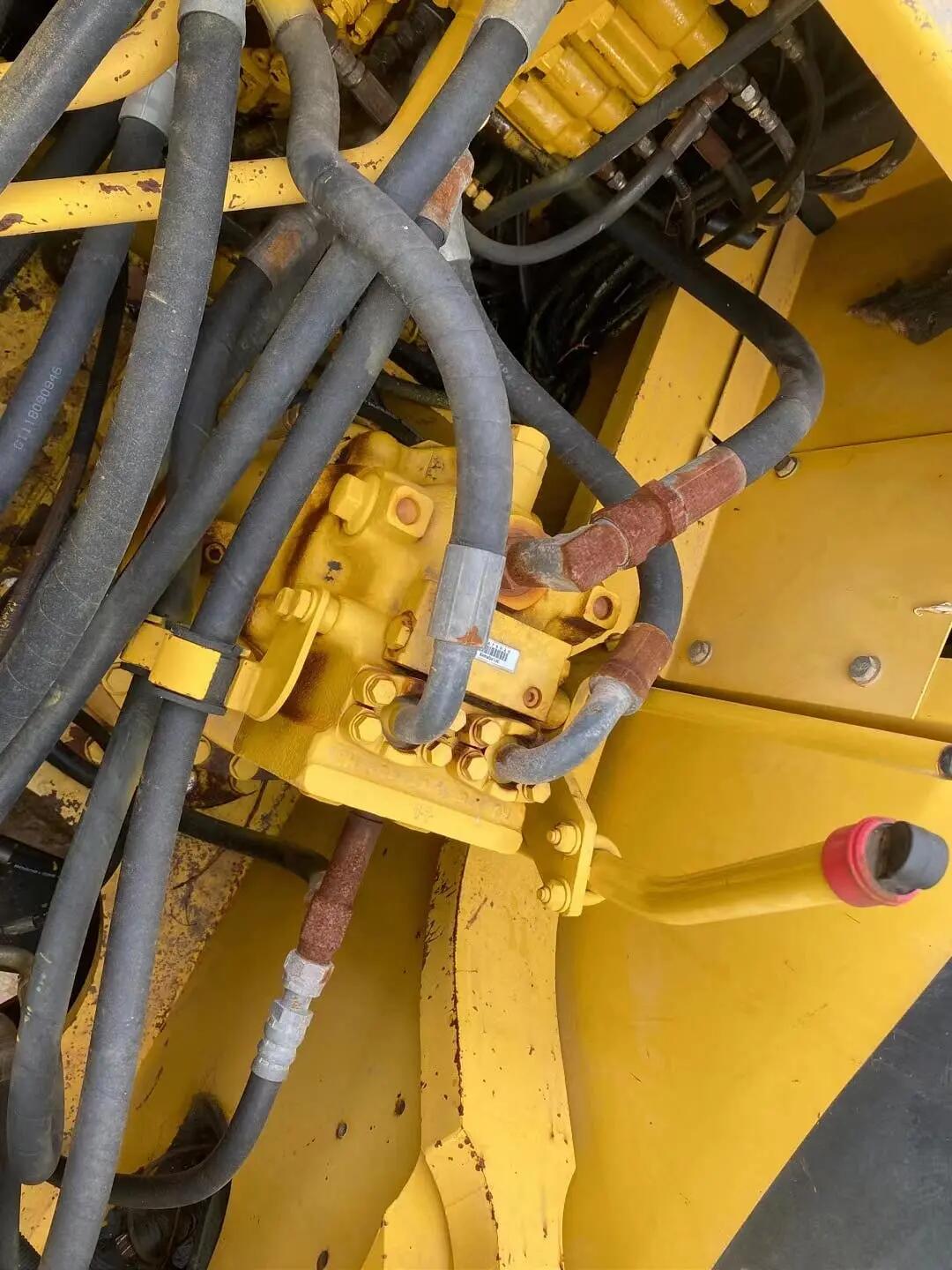 Komatsu PC300 Excavator 1.4 Bucket Capacity 3000 KG Machine Weight Japan Original Used
