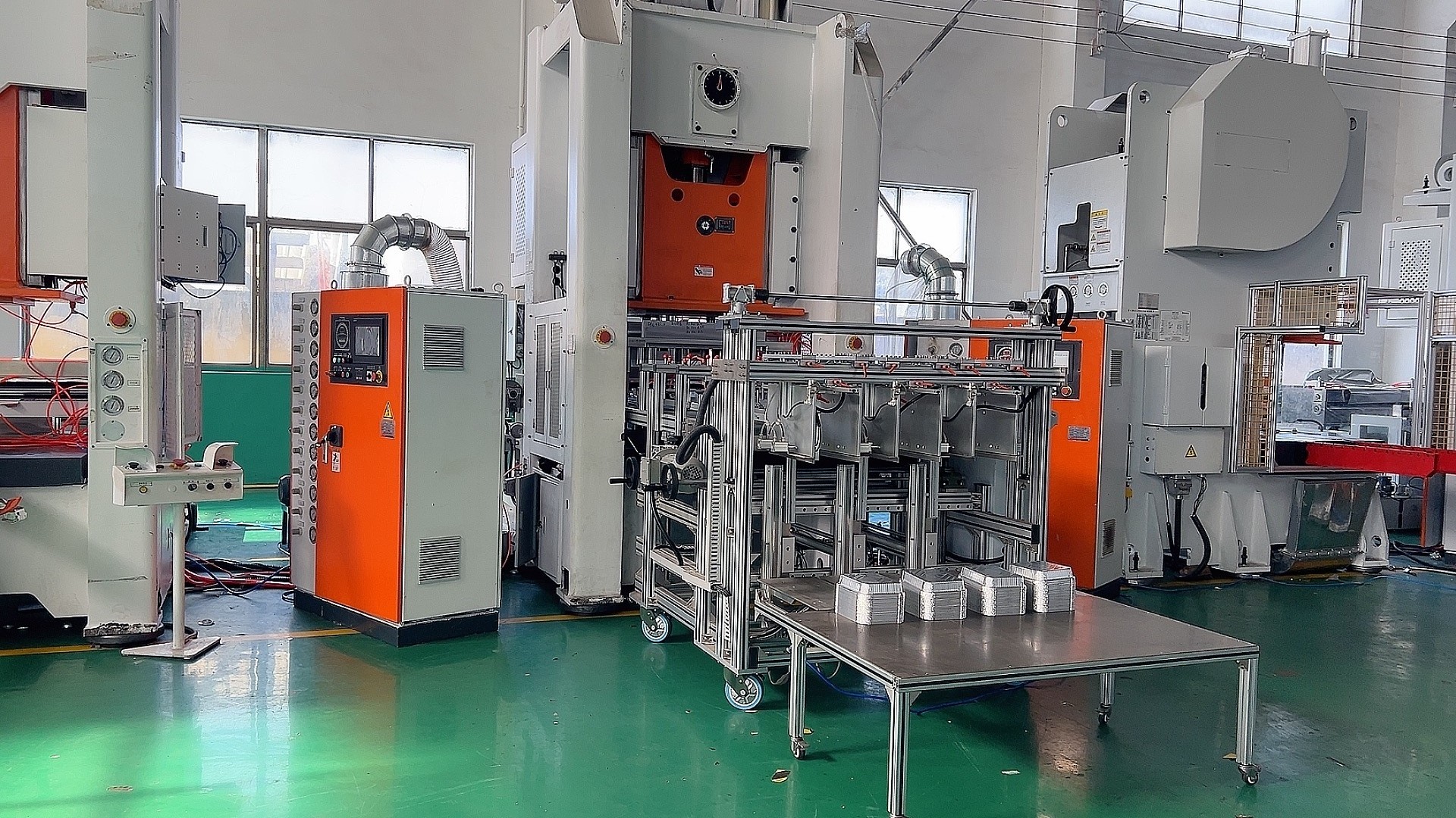 80 Ton Precise Steel Automatic Aluminum Foil Plate Making Machine