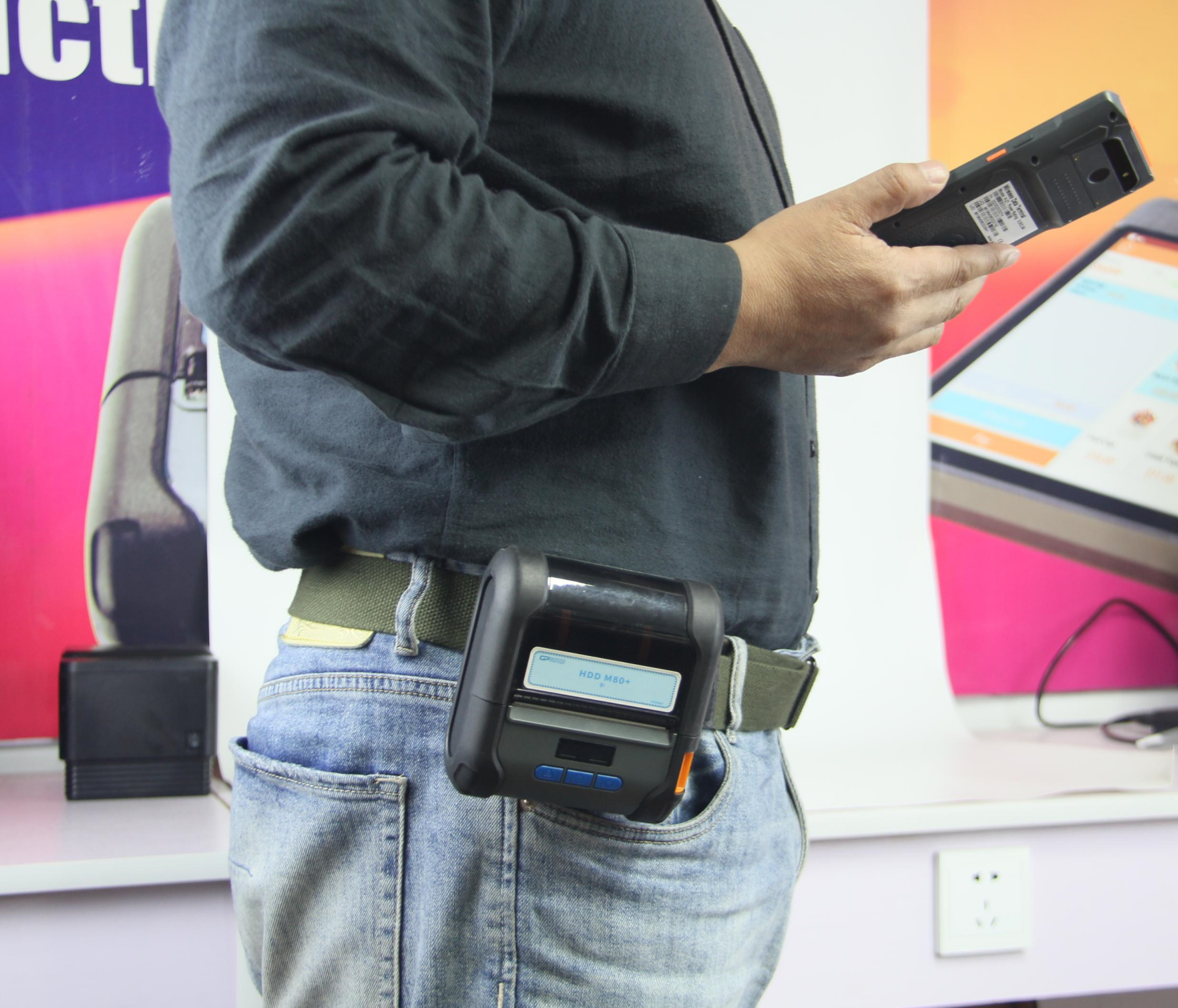 Industrial Android 8 PDA Handheld Data Collection Terminal with 1D 2D Scanner and 2GB RAM