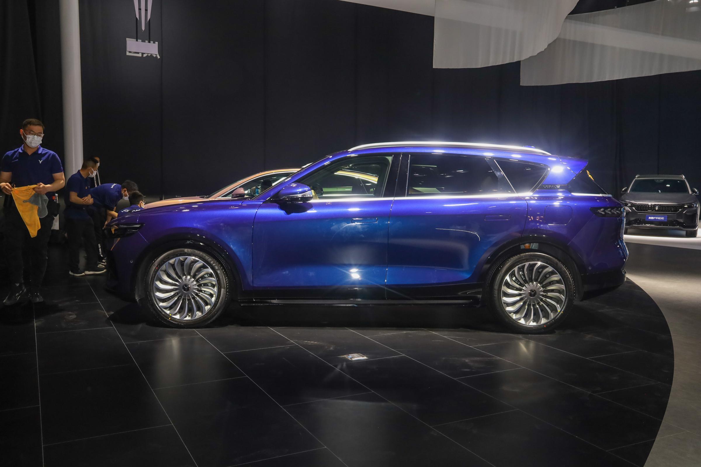 Pure Electric Black VOYAH FREE EV Suv with Ultra-long Endurance and Luxury Design 2023