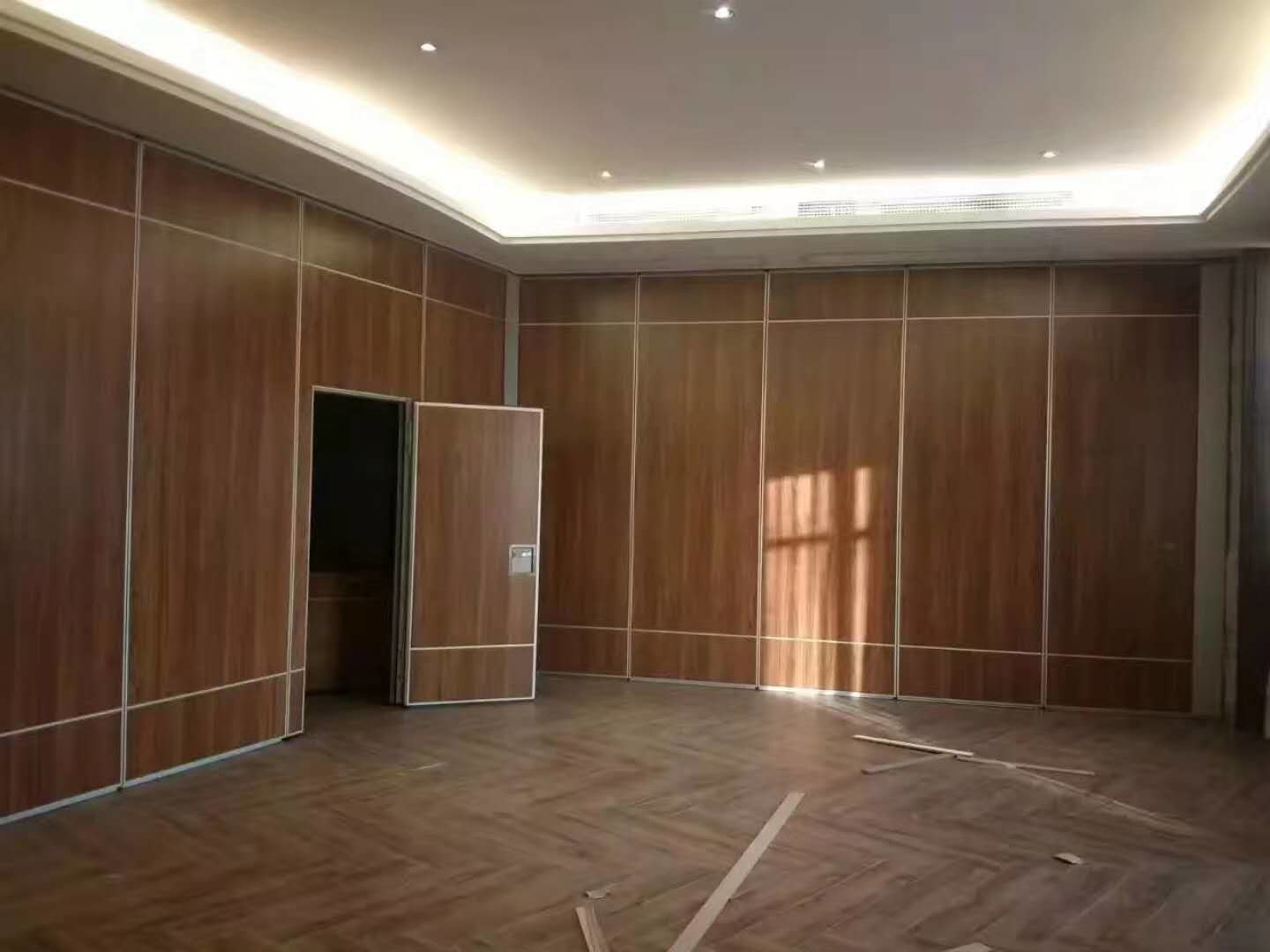 Acoustic Fabric Finish Collapsible Sliding Partition Wall Partner For India ODM