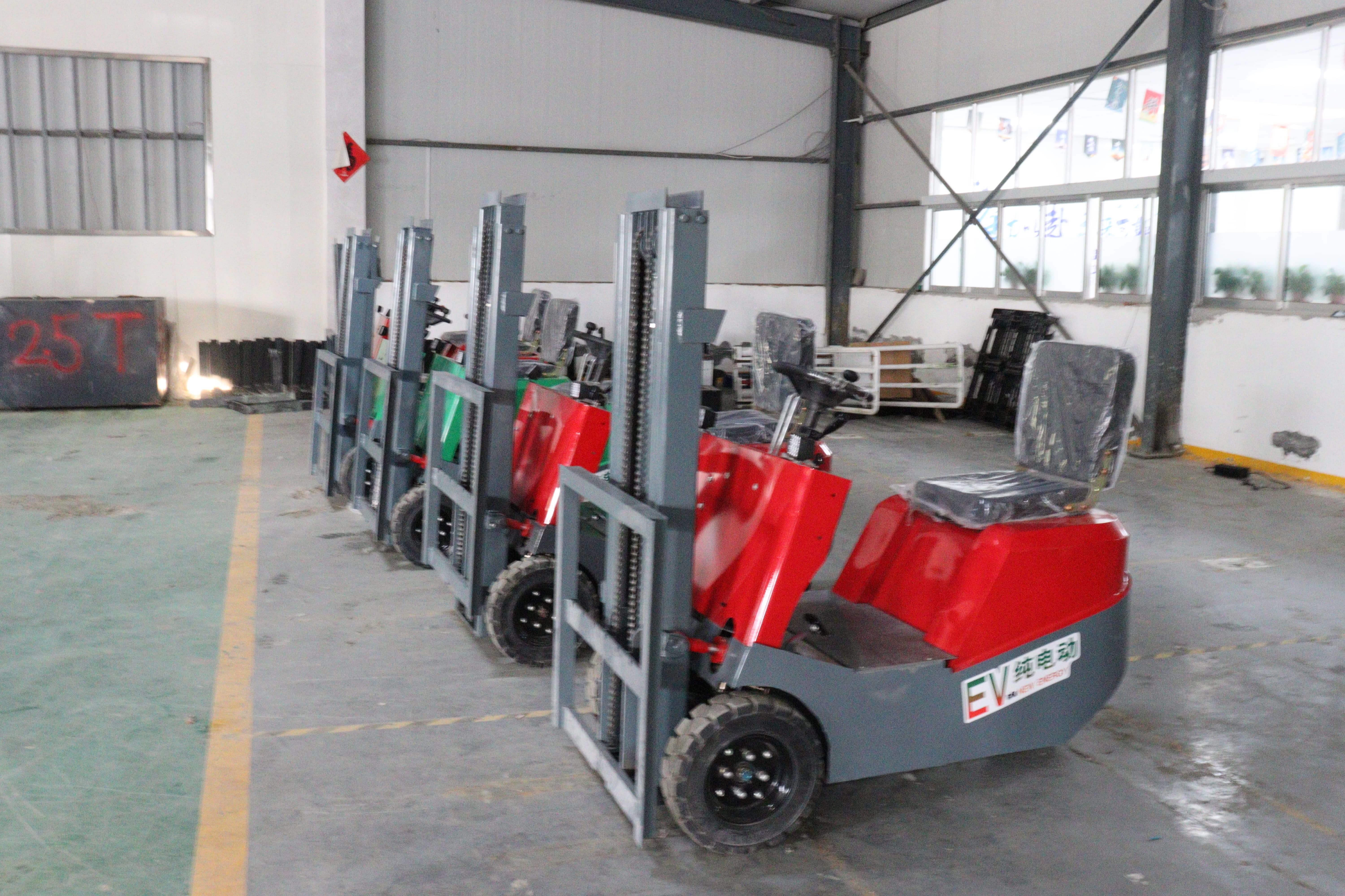 1 Ton Three Wheel Electric Forklift 3-6 Meters , Rated Voltage 60V No-Load Speed 13 Km/H