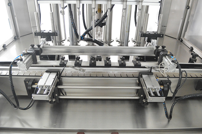 Lubricating Oil Filling Capping Labeling Machine Automatic for 1-5L Plastic Bottle