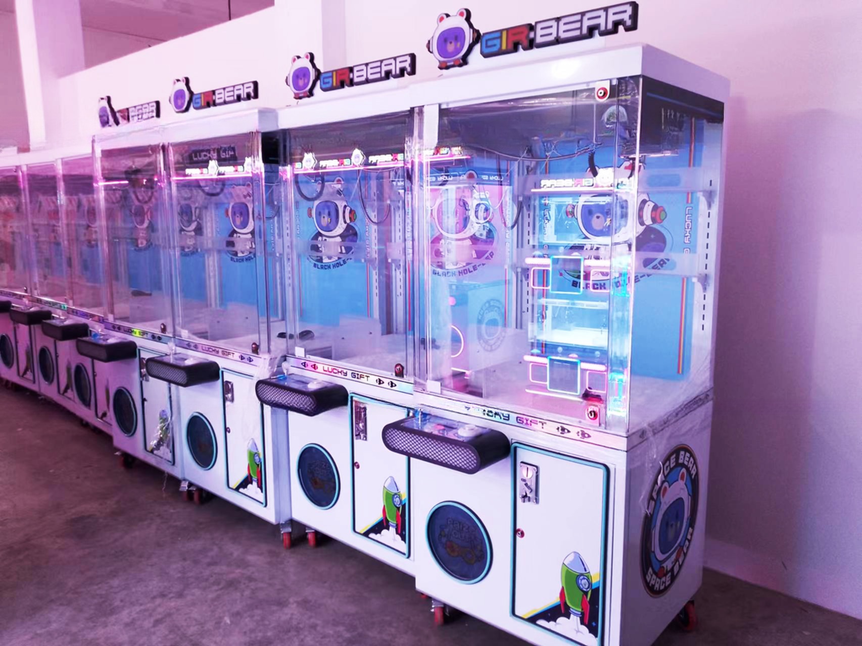 Dreamland funny coin games plush toys doll prize machine coin operated kids toy vending machine
