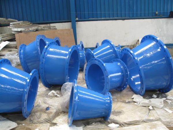 DN100 to DN500 Ductile iron fittings Double flange reducer with internal cement