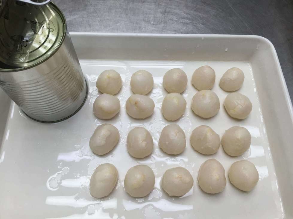 Creamy White Color Chinese Lychee Canned Tropical Fruit 14-17% Brix