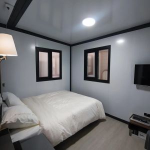 Luxury Expandable Container House with 72㎡ Living Space 40ft Transport Size and