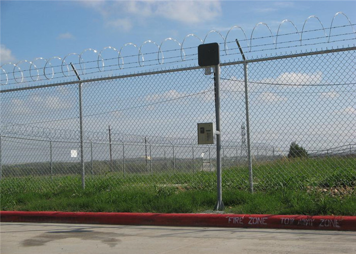 High Quality And Durability Wholesale High Security Galvanized Chain Link Fence Cost With Barbed Wire On Top