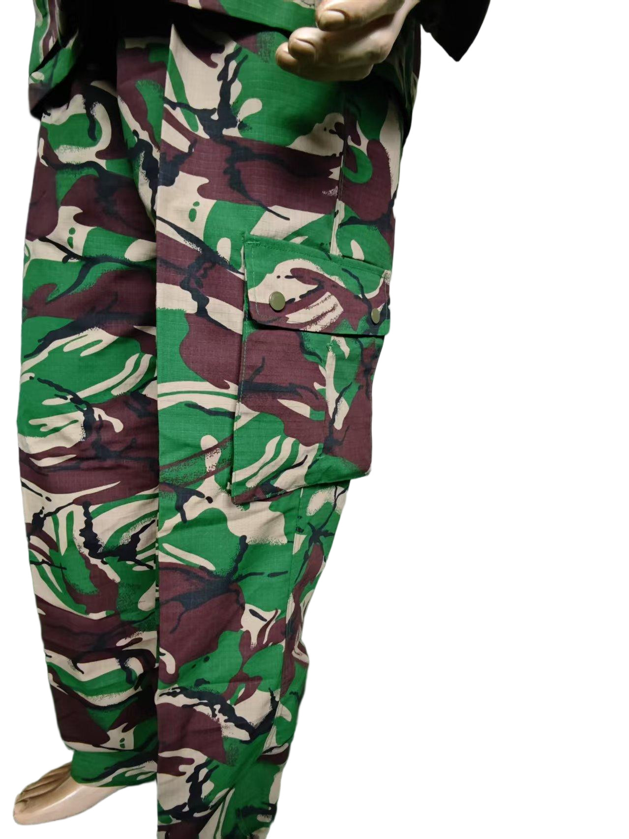 Tactical Forest Combat Uniform Woodland Camo With MOLLE and IR Reduction For Gabon