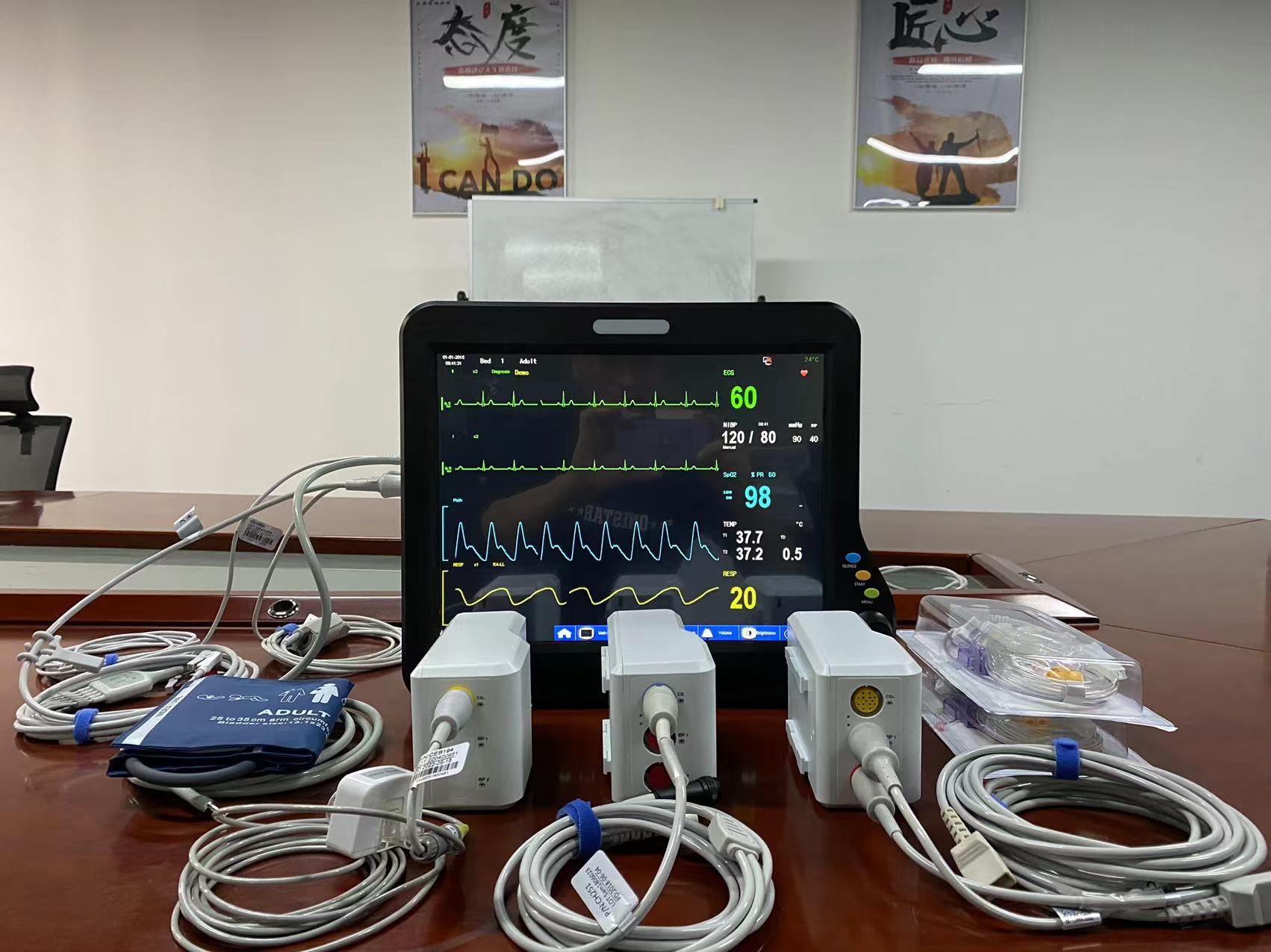 Multi Parameter ICU Heart Monitor , Hospital Vitals Machine With 15" Display