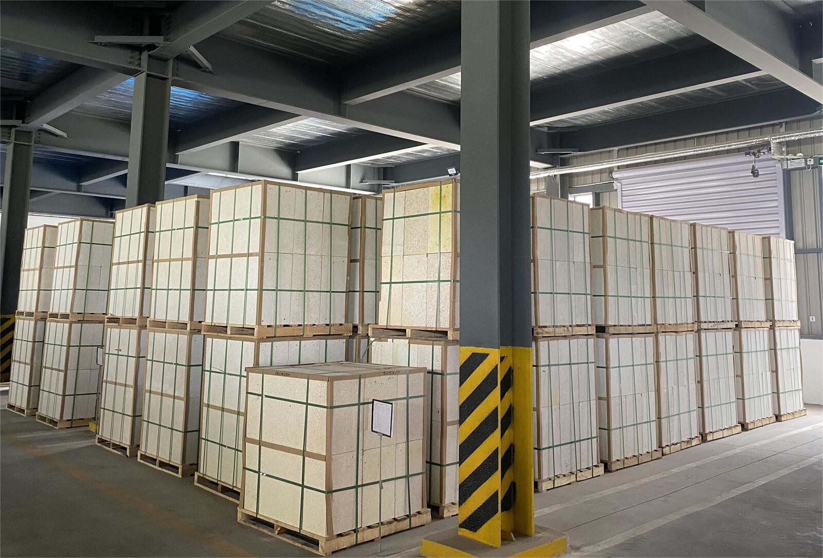 Big Size High Density Refractory Fireclay Bricks Fire Brick Bath Bottom Block For Glass Furnace