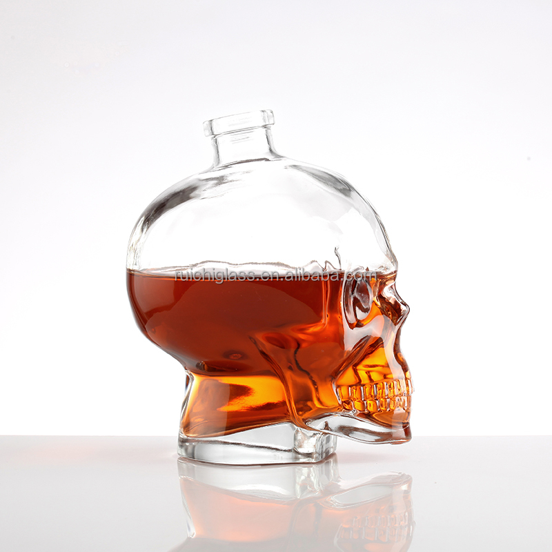 Customize Sealing Type 750ml Skull Head Shape Wine Bottle for Home Bar Display Piece