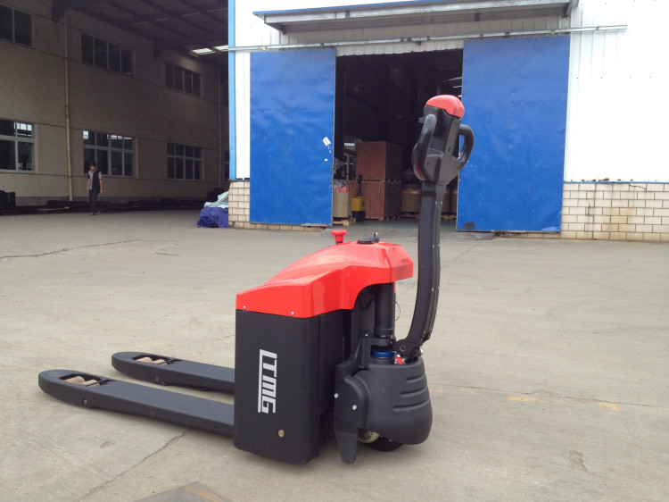Convenient 500kg Electric Pallet Forklift , Self - Loading Pallet Lifting Equipment