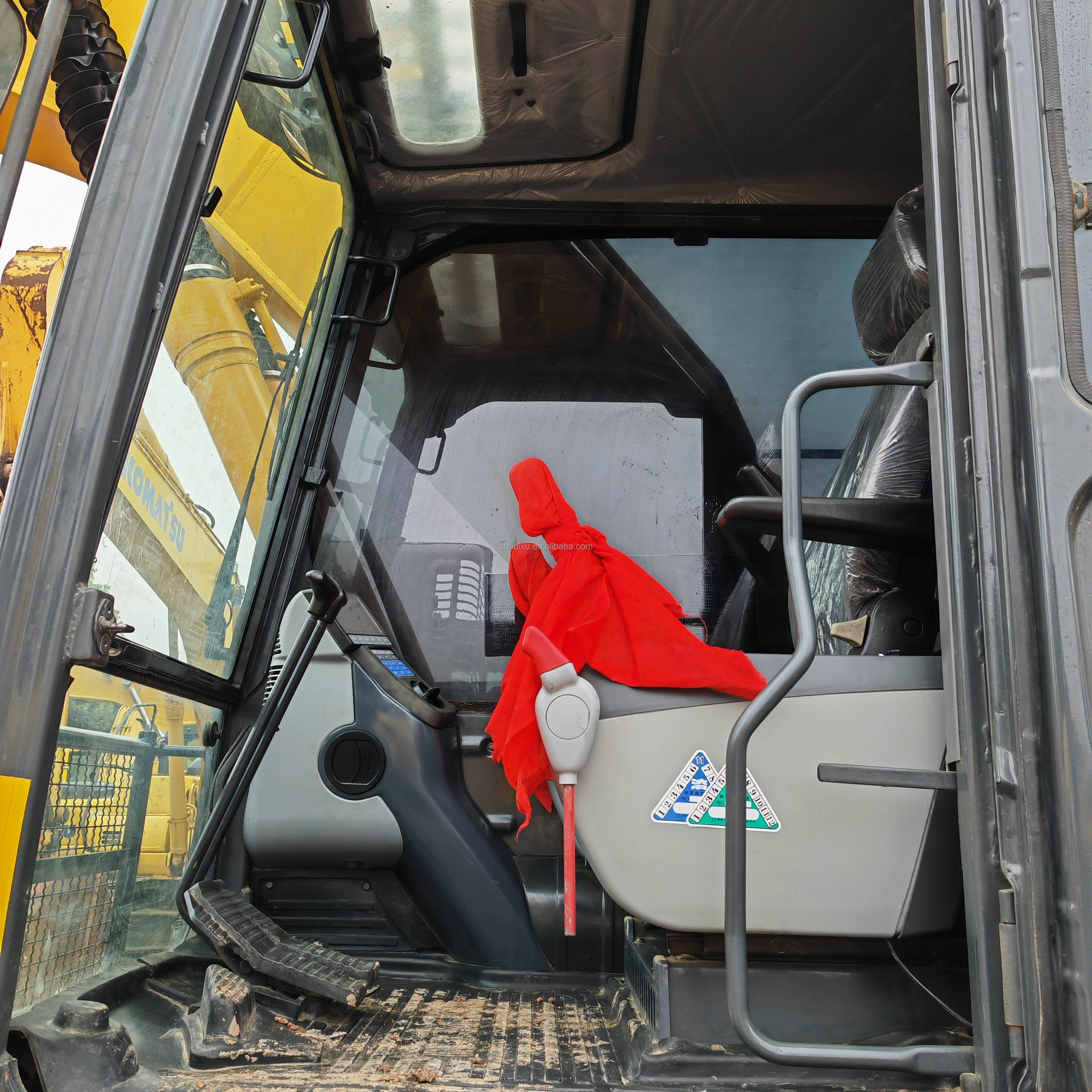 Second hand KOMATSU240-8LC excavator USED GOOD QUALITY EXCAVATOR KOMATSU PC240