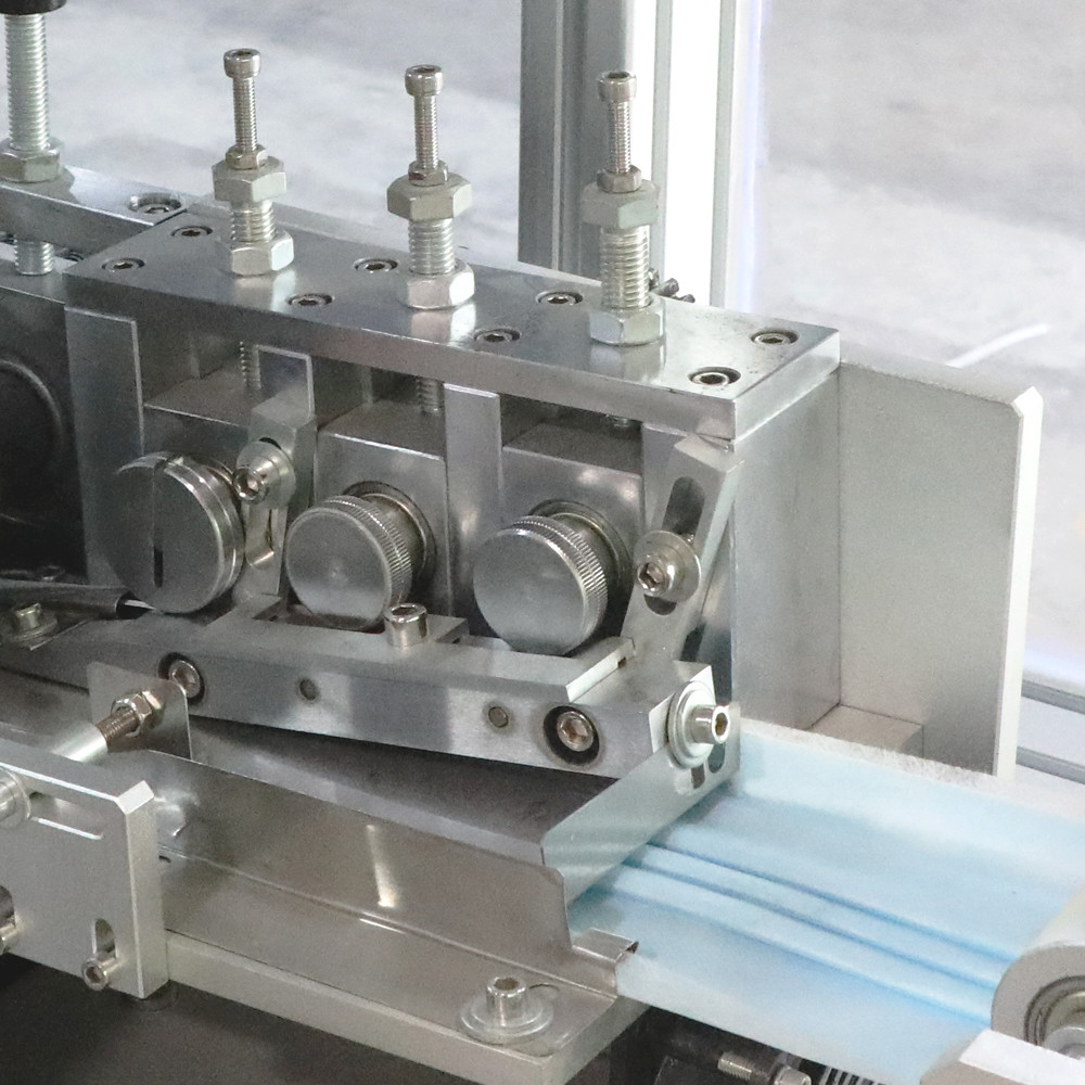 Dustproof Non Woven Mask Manufacturing Machine 200 Tablets Per Minute