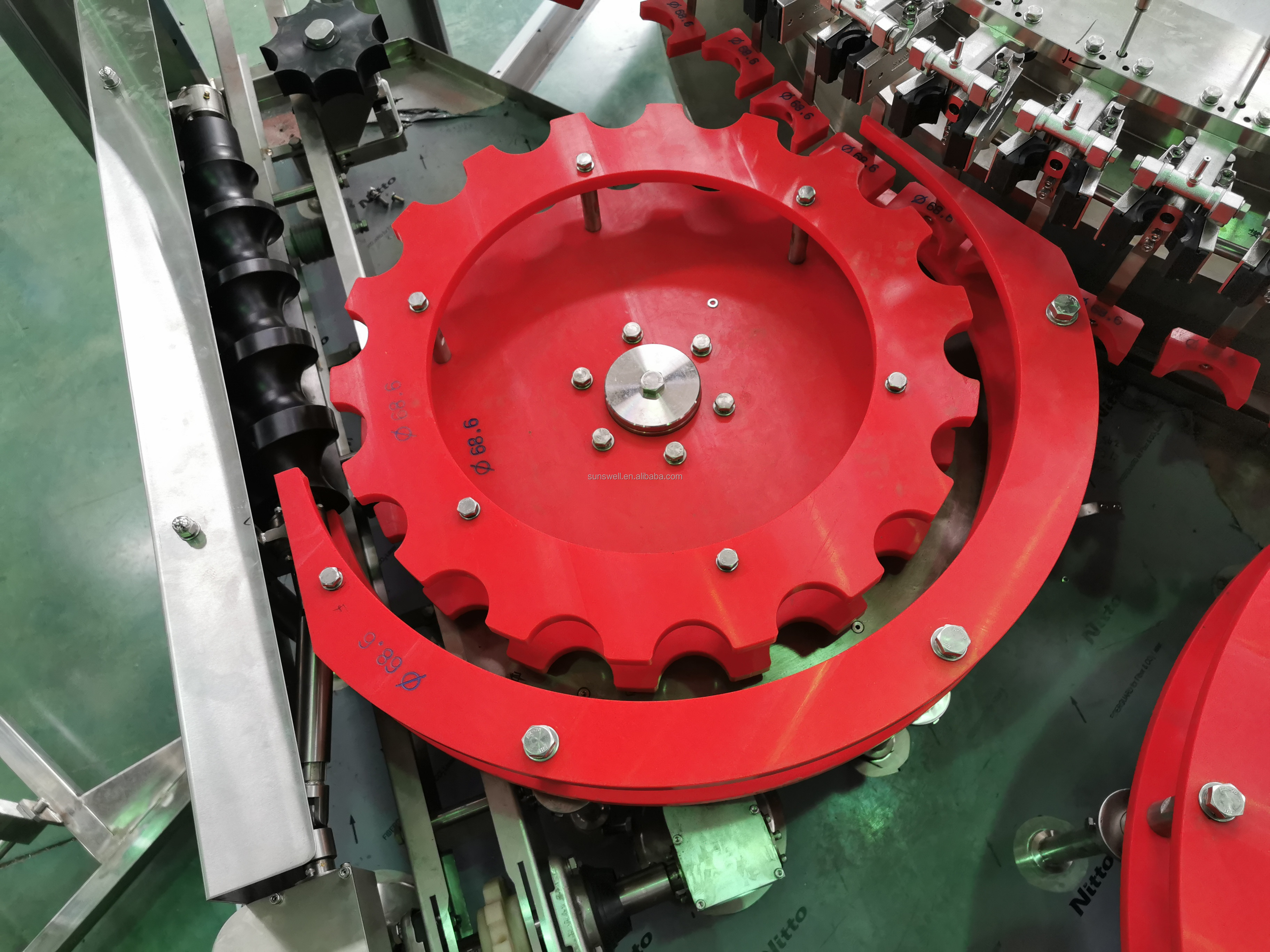 SUS304 Robotized Automatic Wine Filling Machine With rotary washing function