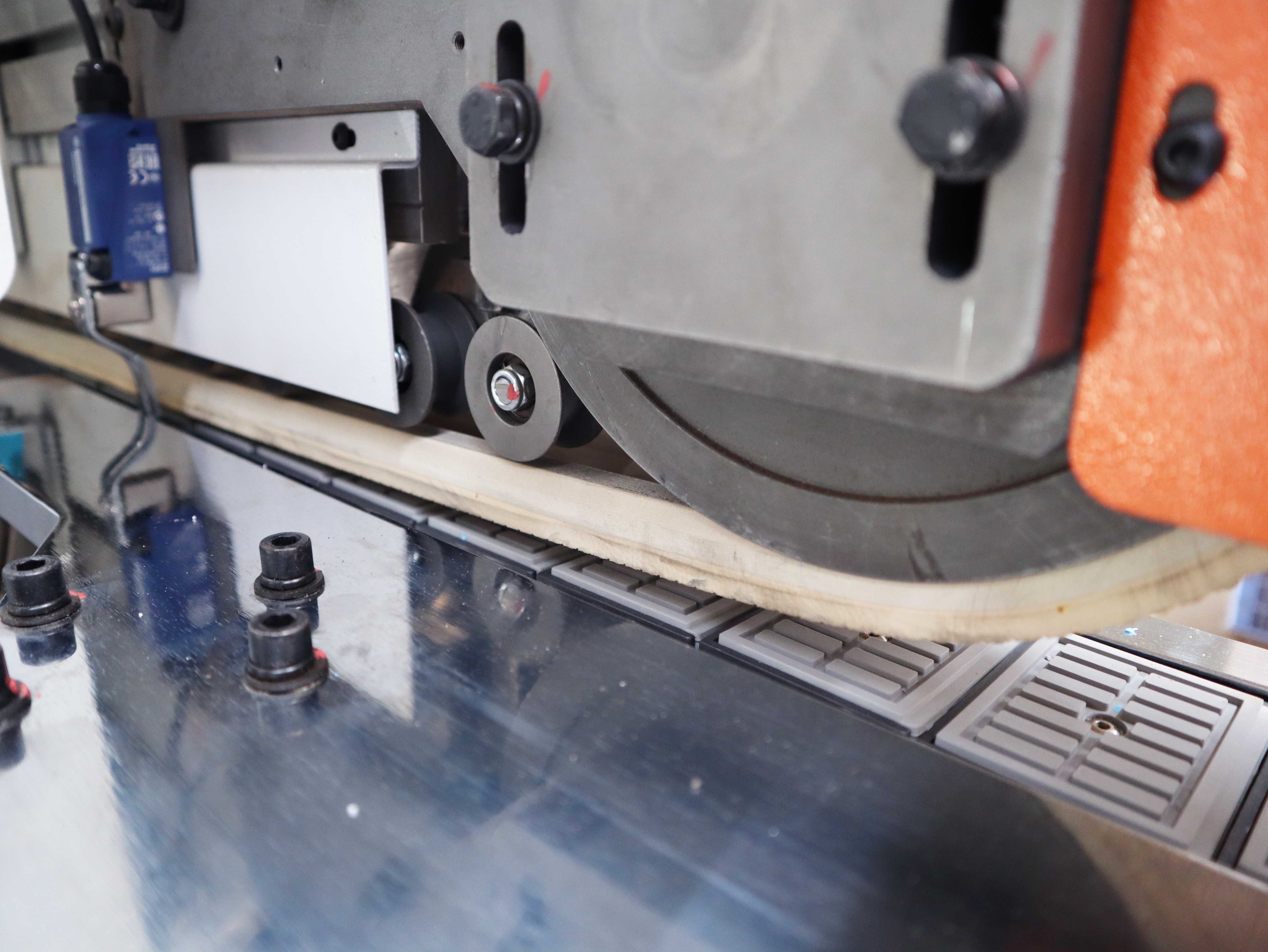 High Speed PUR Edge Banding Machine Wood Lipping Machine 14m Min