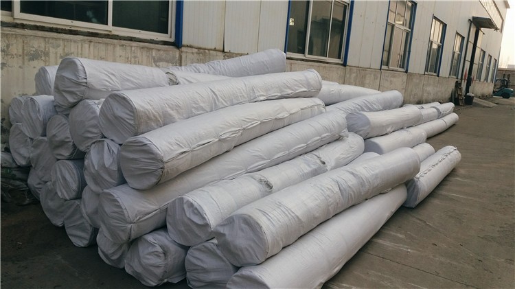 Construction Project Short Fiber Non-Woven Geotextile Isolation 100g/sqm-800g/sqm