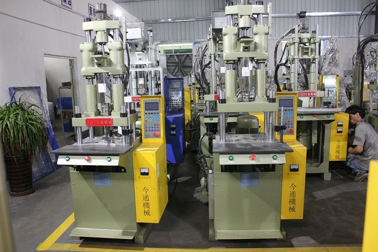 45T Plastic Vertical Injection Moulding Machine 110 Cm3 Theoretical Shot Volume For PVC Protector