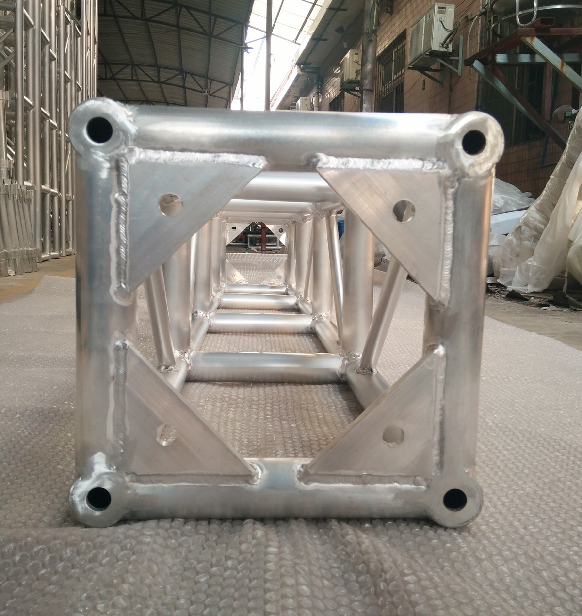 Aluminum 350*350mm Stage Lighting Truss For Multipurpose Activities