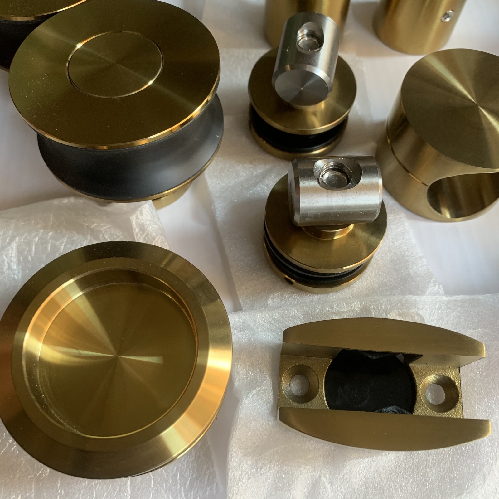 High Hardness and Durable Sliding Door Accessory for Single Glass Door in Polish Gold