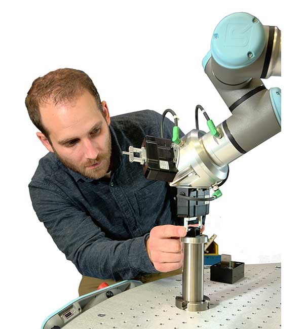 Flexible solution for QC measurement inspection the Q-Span Workstation Kit for universal cobot manipulator UR3