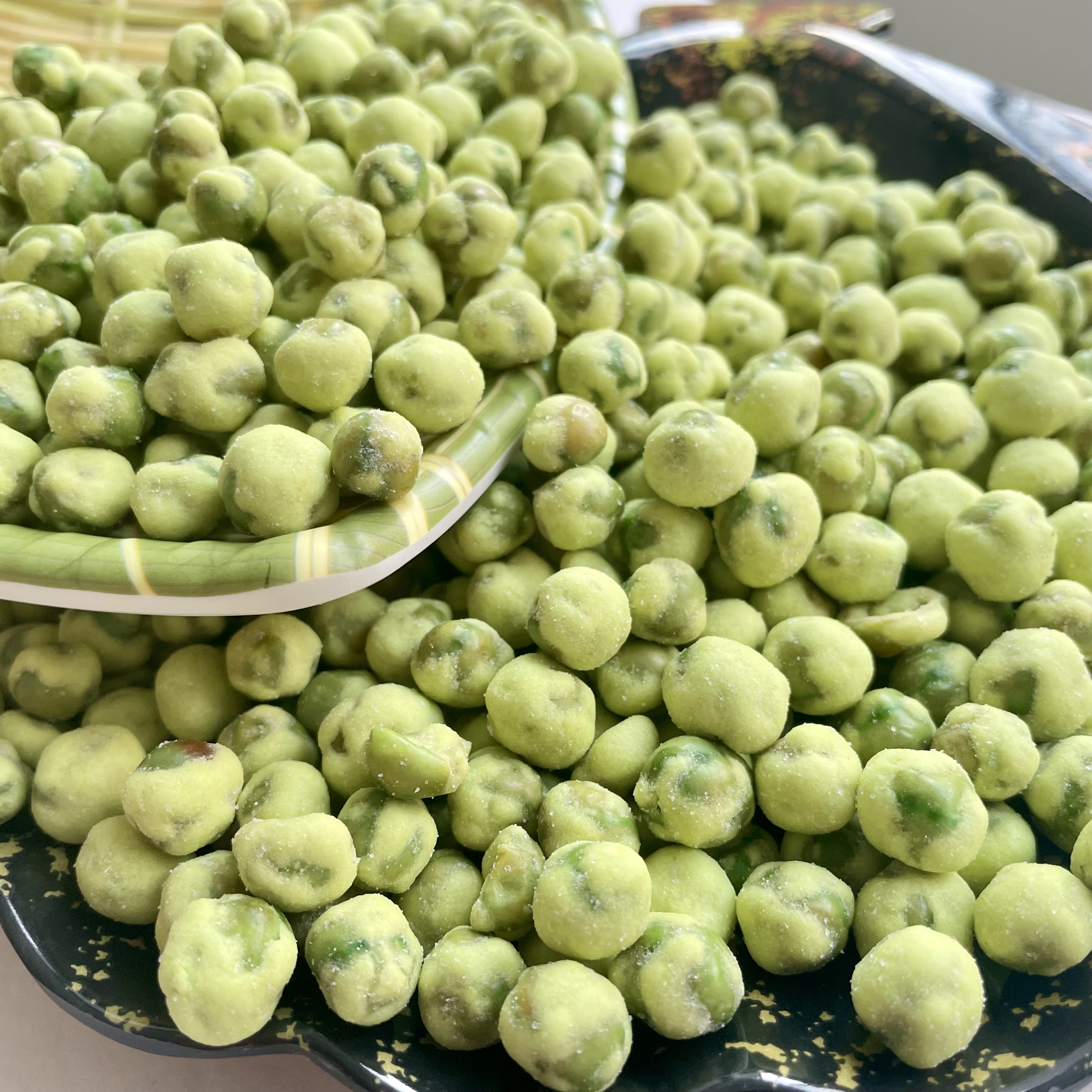 By the BRC Ou Kosher certified, exported to Europe, crispy coated green peas snacks