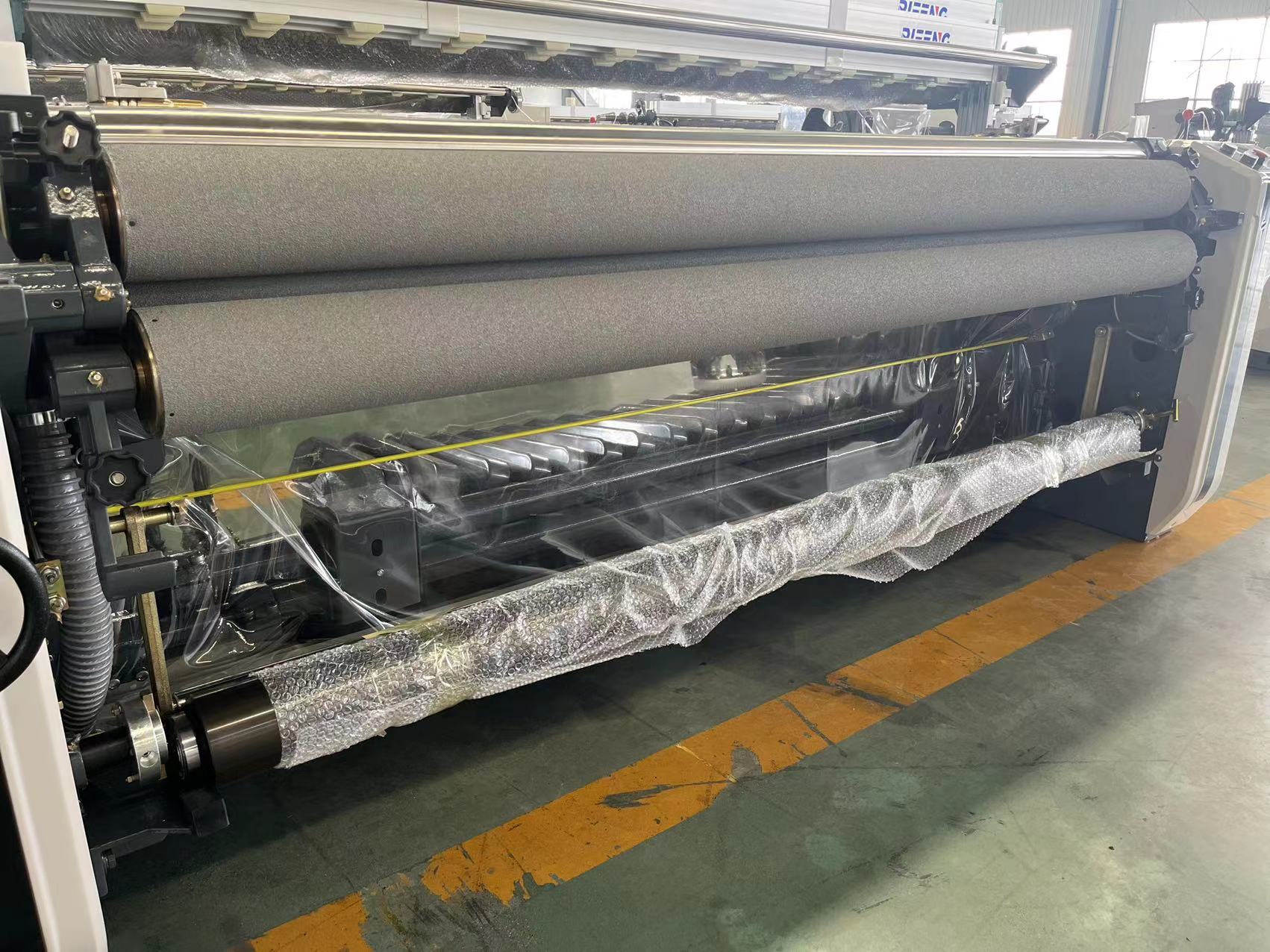 1000 RPM Electronic Dobby Loom 3.6m Water Jet Looms Textile Warping Machine