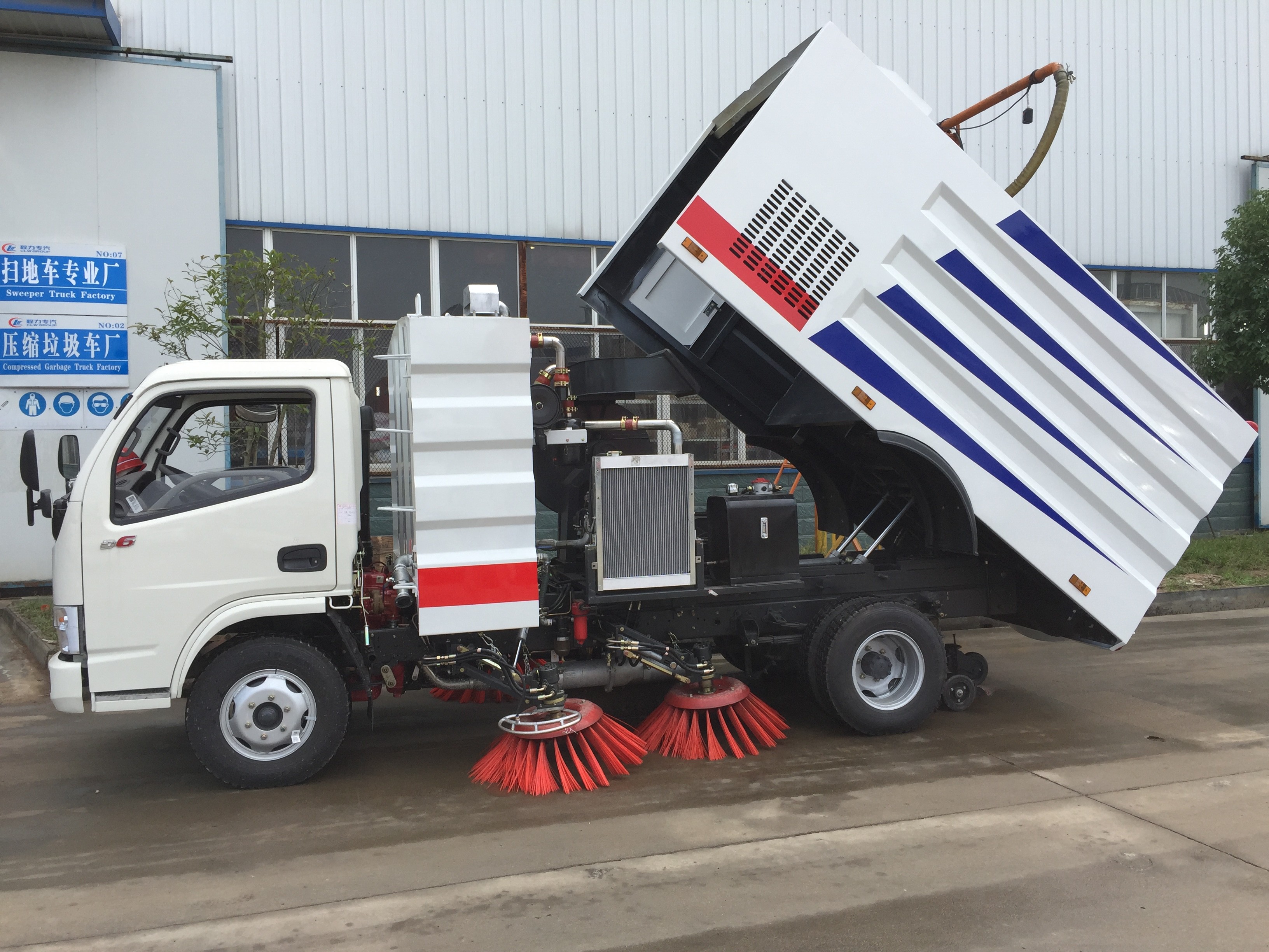 4*2 street washing and sweeping truck with 9CBM water tank & 7CBM garbage tank