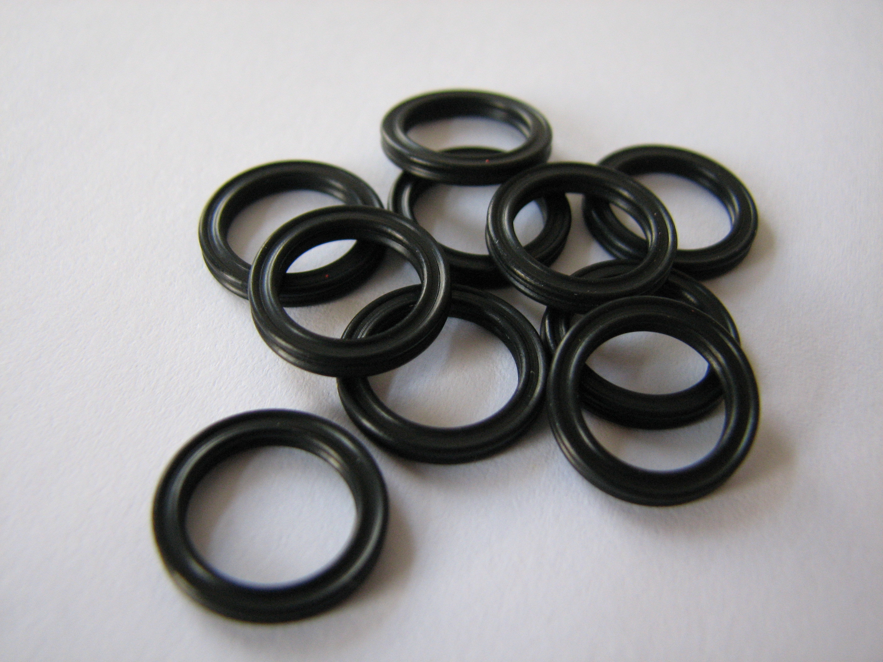 Black NBR O Ring , 8-12Mpa Silicone Rubber Washers for Industrial Seal
