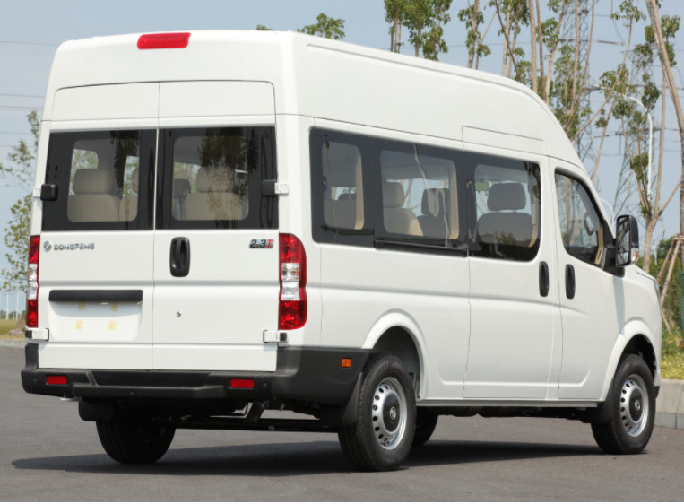 Luxurious White 15 Seater Diesel Dongfeng Light Passenger Car with 2298mL Displacement