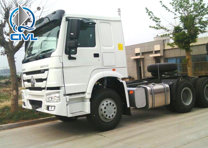 371HP Heavy Tow Truck Euro II Emission Standard 2200 Rpm 371 Hp Howo Tractors