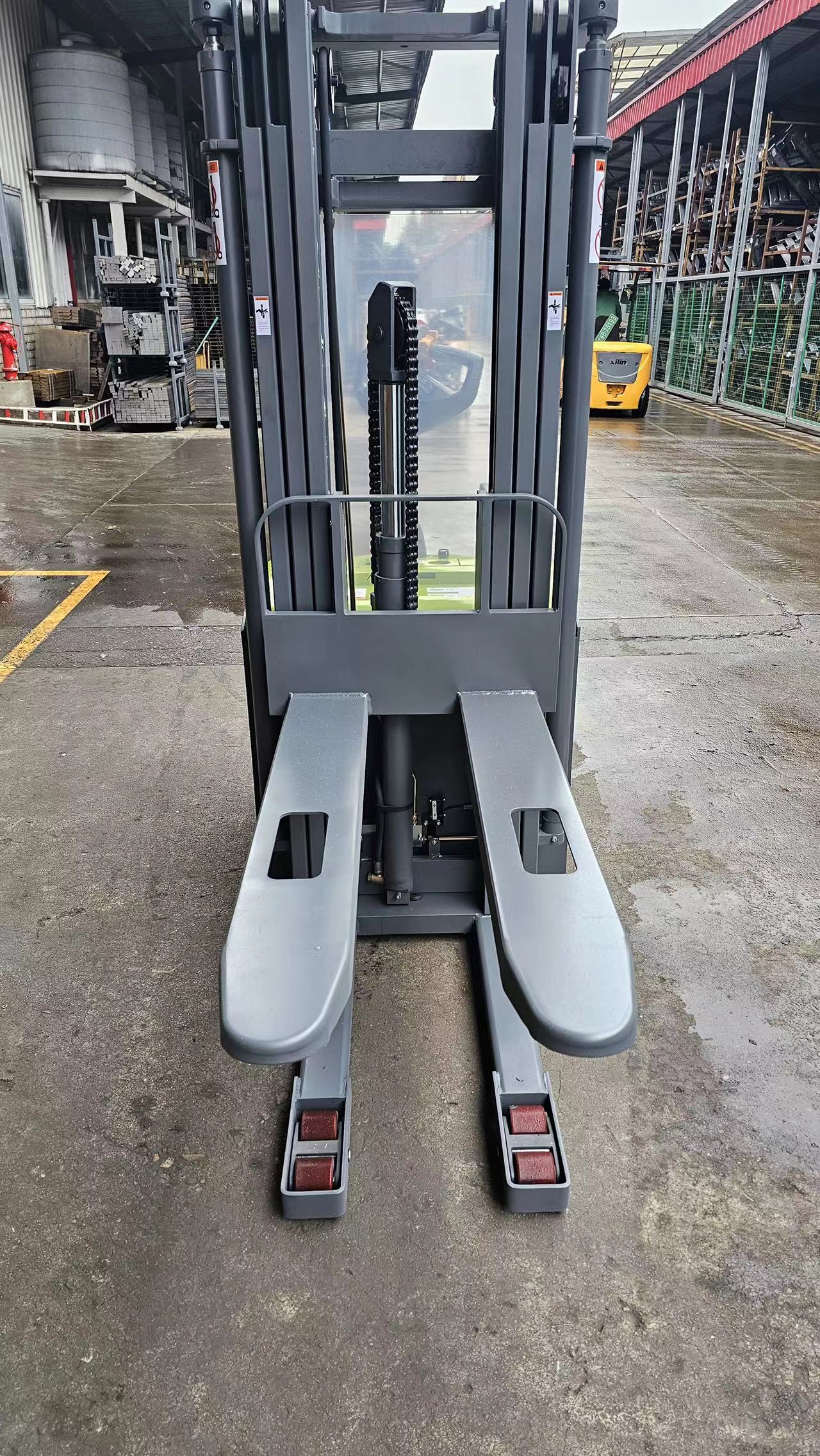 Electric Apilador Stacker 1500kg 2000kg Rider Stacker Forklift with Customer Demanded