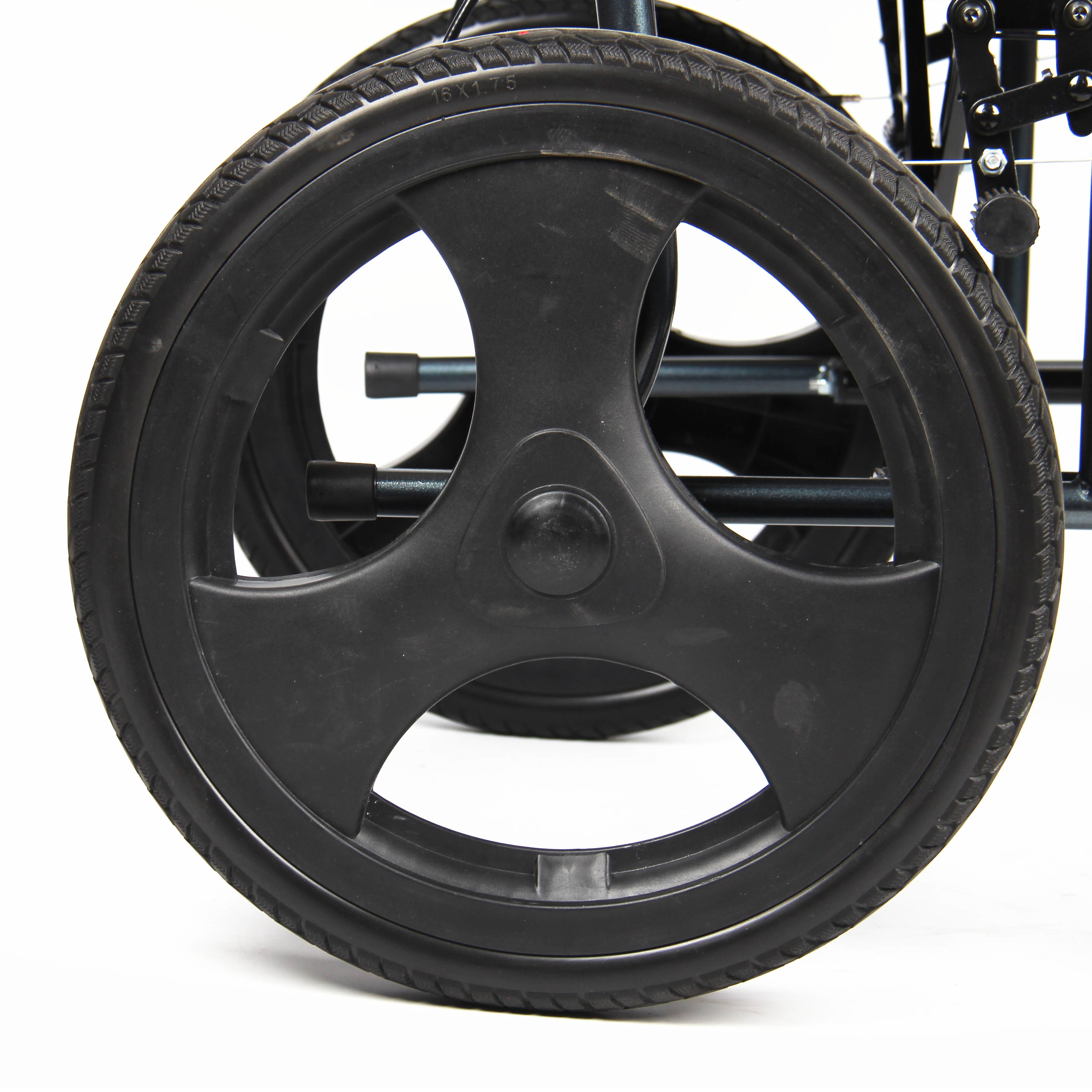 Solid Rear Wheel Manual Aluminium Folding Wheelchair With Fixed Armrest