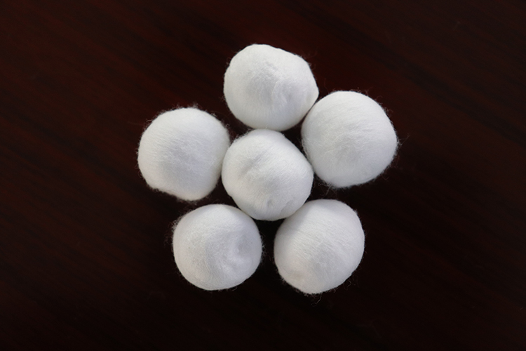 Small Medical Cotton Balls Round Shaped Environmentally Friendly Non Toxic
