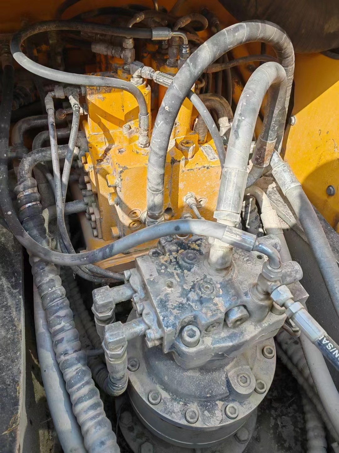 Used Hyundai 215-9s Excavator Construction Equipment Equipped With Cummins Engine