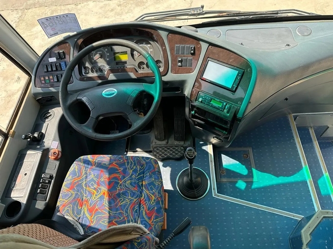 Used Transit Bus Yuchai Engine Airbag Suspension 33 Seats Manual Transmission 2nd Hand Higer KLQ6796 With A/C