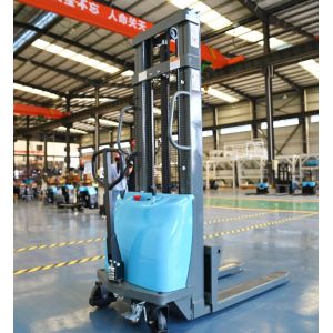 1500kg Load Capacity Semi Electric Pallet Stacker Powered by 2000 Battery