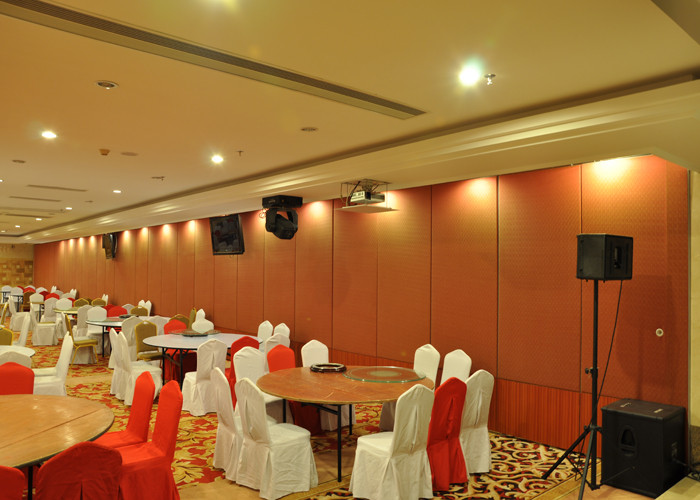 Latest Design Commercial Wooden Soundproof Room Dividers with Passing Doors
