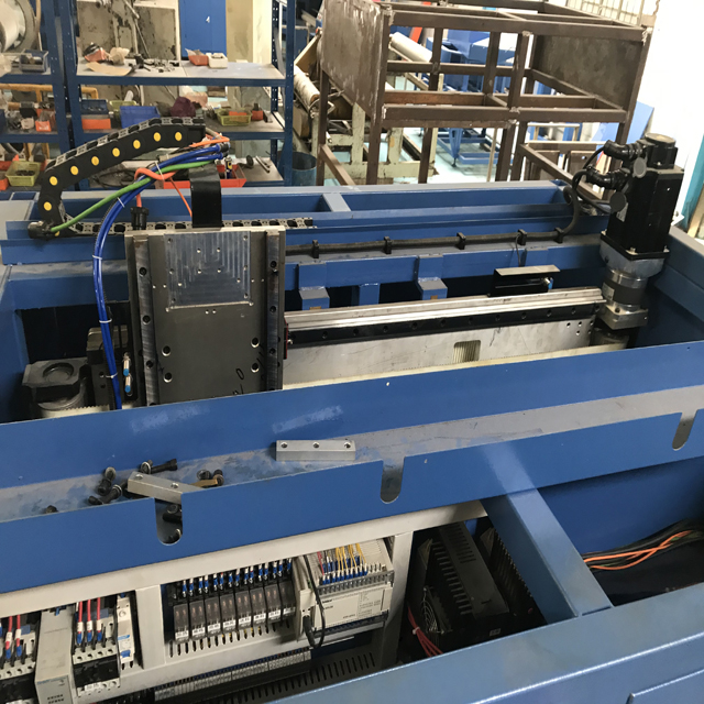 900*700 Working Area Automatic Packing Foam Electric Bonding Machine