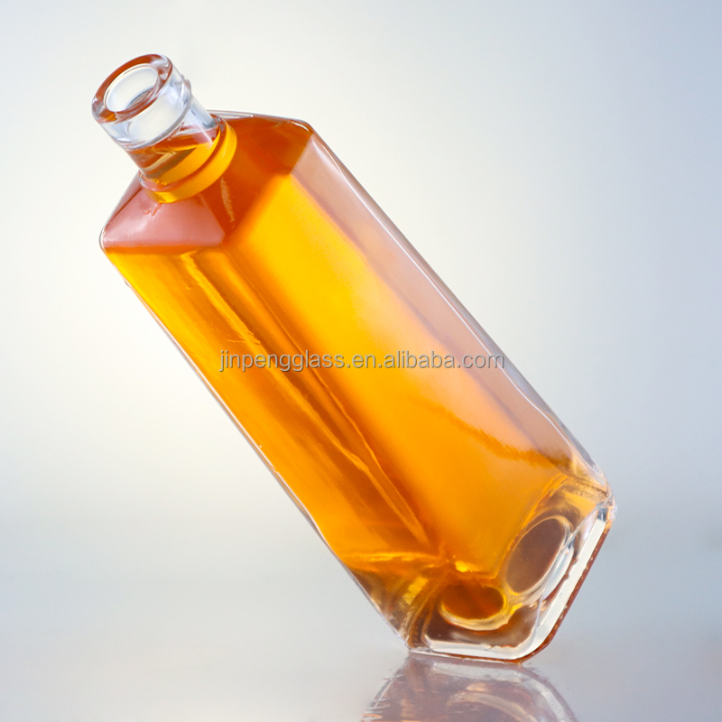 Customized Logo Clear Glass 750ml Whisky Bottle with Cork and Square Shape