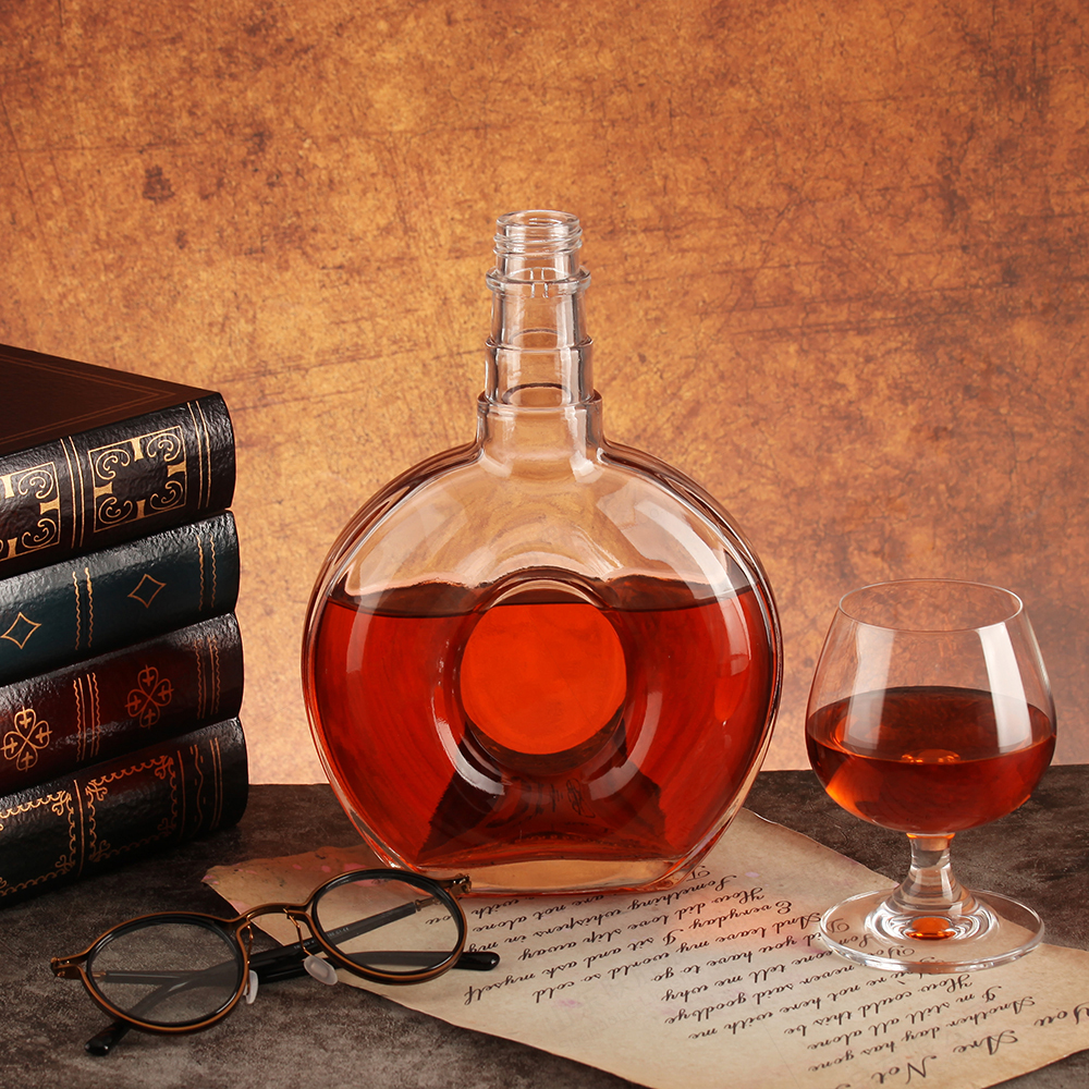 Customized Color 500ml 700ml 750ml Flat Round Glass Bottle for Beverage Packaging