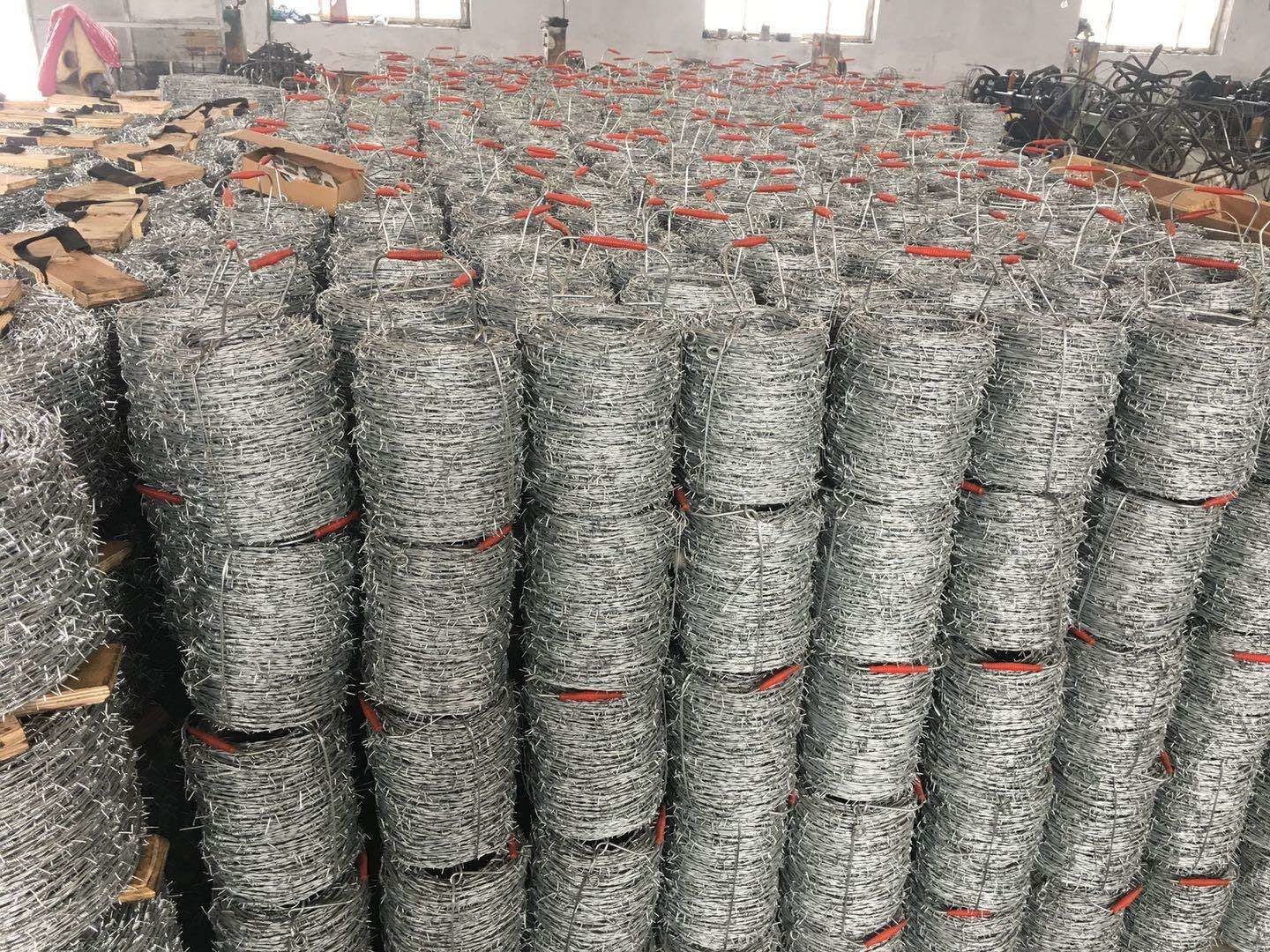 Anti Corrosion hot dipped galvanized 45cm 16.5 Ga Barbed Wire