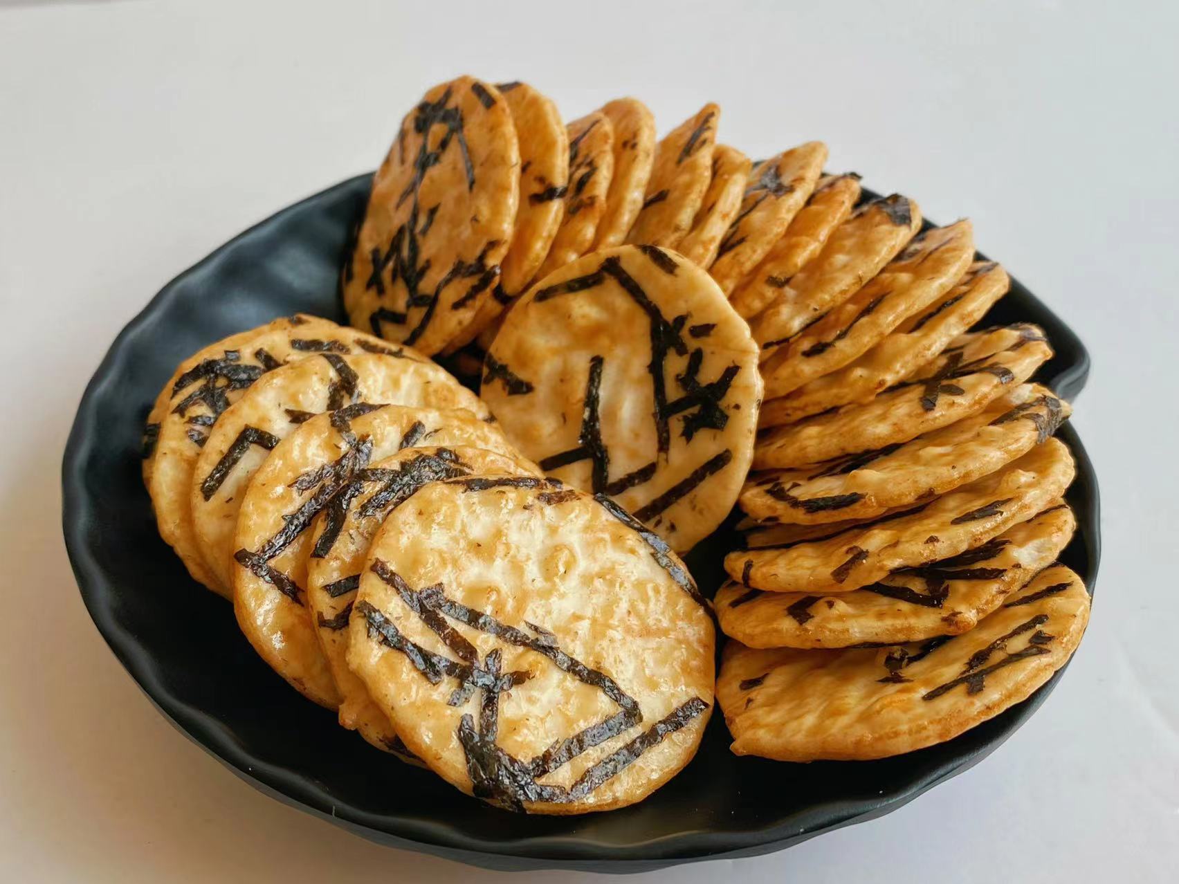 Tomato Flavors Senbei Rice Crackers Salt Vinegar Soft Baked Cookies